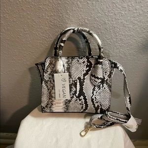 Women’s Vegan Crossbody Bag Small Color Snakeskin New w/removable strap